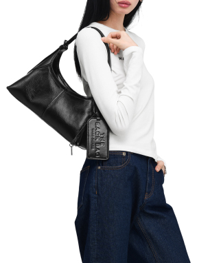 ΓΥΝΑΙΚΕΙΑ ΤΣΑΝΤΑ ΩΜΟΥ SMALL BELTED SACK BAG IN CRINKLE LEATHER | Μαύρο 001