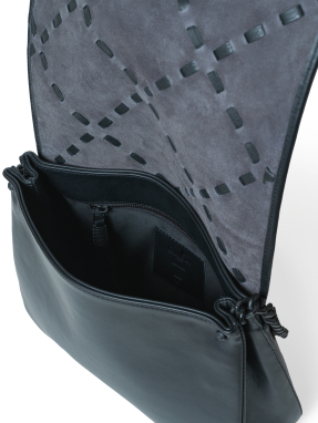 ΓΥΝΑΙΚΕΙΑ ΔΕΡΜΑΤΙΝΗ ΤΣΑΝΤΑ SCALA FLAP | Μαύρο