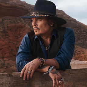 SAUVAGE SPRAY FOR THE WILD - LIMITED EDITION BOTTLE AND CASE - EAU DE TOILETTE | 30ml