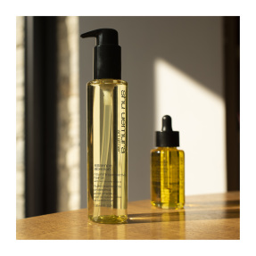 ESSENCE ABSOLUE ΘΕΡΜΟΠΡΟΣΤΑΤΕΥΤΙΚΟ EΛΑΙΟ ΓΙΑ ΕΝΥΔΑΤΩΣΗ ΚΑΙ ΘΡΕΨΗ | 50ml