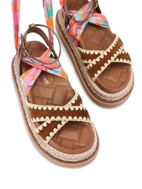 ΓΥΝΑΙΚΕΙΕΣ ΠΛΑΤΦΟΡΜΕΣ | Ταμπά 41