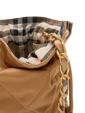 ΓΥΝΑΙΚΕΙΑ ΤΣΑΝΤΑ ΧΙΑΣΤΙ | Ταμπά