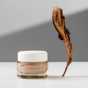 KORRES ΛΕΥΚΗ ΠΕΥΚΗ ΑΝΑΖΩΟΓΟΝΗΣΗ & ΛΑΜΨΗ ΚΡΕΜΑ ΗΜΕΡΑΣ SPF20 | 40gr