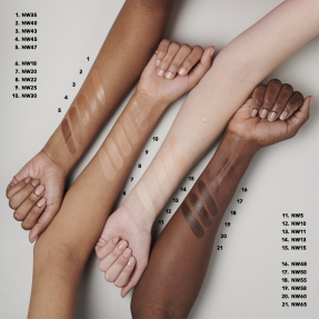 STUDIO RADIANCE SERUM-POWERED FOUNDATION | 30ml NW13