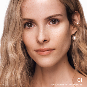 MÉTÉORITES LIGHT-REVEALING PEARLS OF POWDER | 01 Pearly White