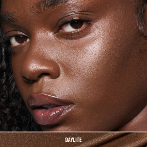 M·A·C STROBE BEAM LIQUID BRONZELIGHTER | 4.3ml Daylite