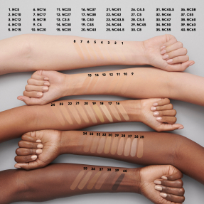 STUDIO FIX FLUID SPF 15 24HR MATTE FOUNDATION + OIL CONTROL | 30ml NC44