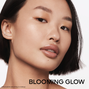 MÉTÉORITES BLOOMING GLOW LIGHT-REVEALING PEARLS OF POWDER - LIMITED EDITION
