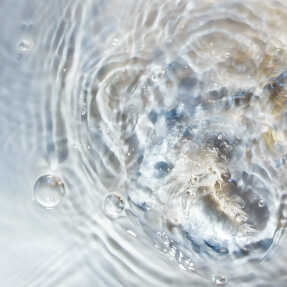 LANCASTER 365 SKIN REPAIR LIPOSOMAL CELLULAR ESSENCE LOTION | 200ml