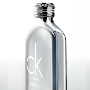 ONE ESSENCE EAU DE PARFUM | 200ml