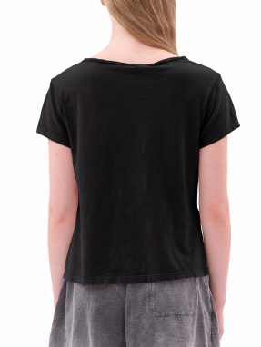 ΓΥΝΑΙΚΕΙΟ T-SHIRT ΜΕ V ΛΑΙΜΟΚΟΨΗ | Μαύρο XS