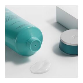 RESISTANCE EXTENTIONISTE FONDANT CONDITIONER ΕΠΑΝΟΡΘΩΣΗΣ ΓΙΑ ΠΙΟ ΜΑΚΡΙΑ ΚΑΙ ΔΥΝΑΤΑ ΜΑΛΛΙΑ | 200ml