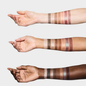 EYE WEAR MAC EYE SHADOW PALETTE