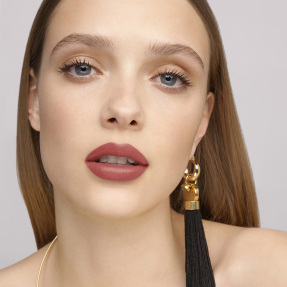 THE LIPSTICK BLUR MATTE | Nude Couture - Nude 742