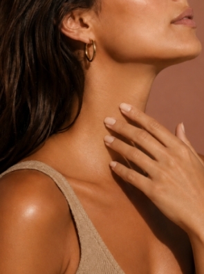 20260807-attica-beautytalk-august-344x466-d1-neck