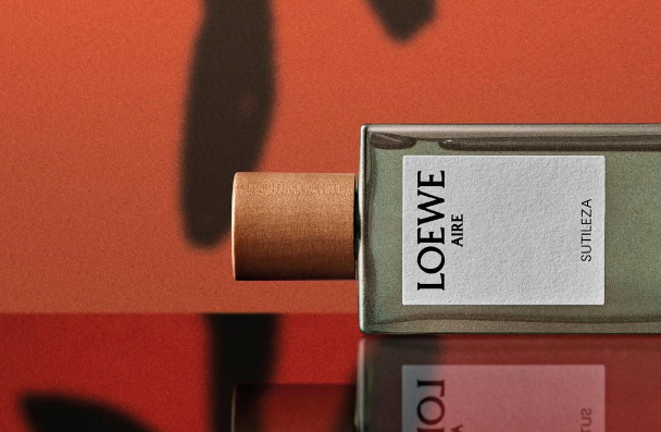 LOEWE FLOWER BOUQUET ACTIVATION