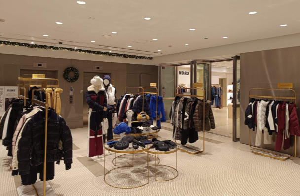 SKI POP-UP AT ATTICA GOLDEN HALL