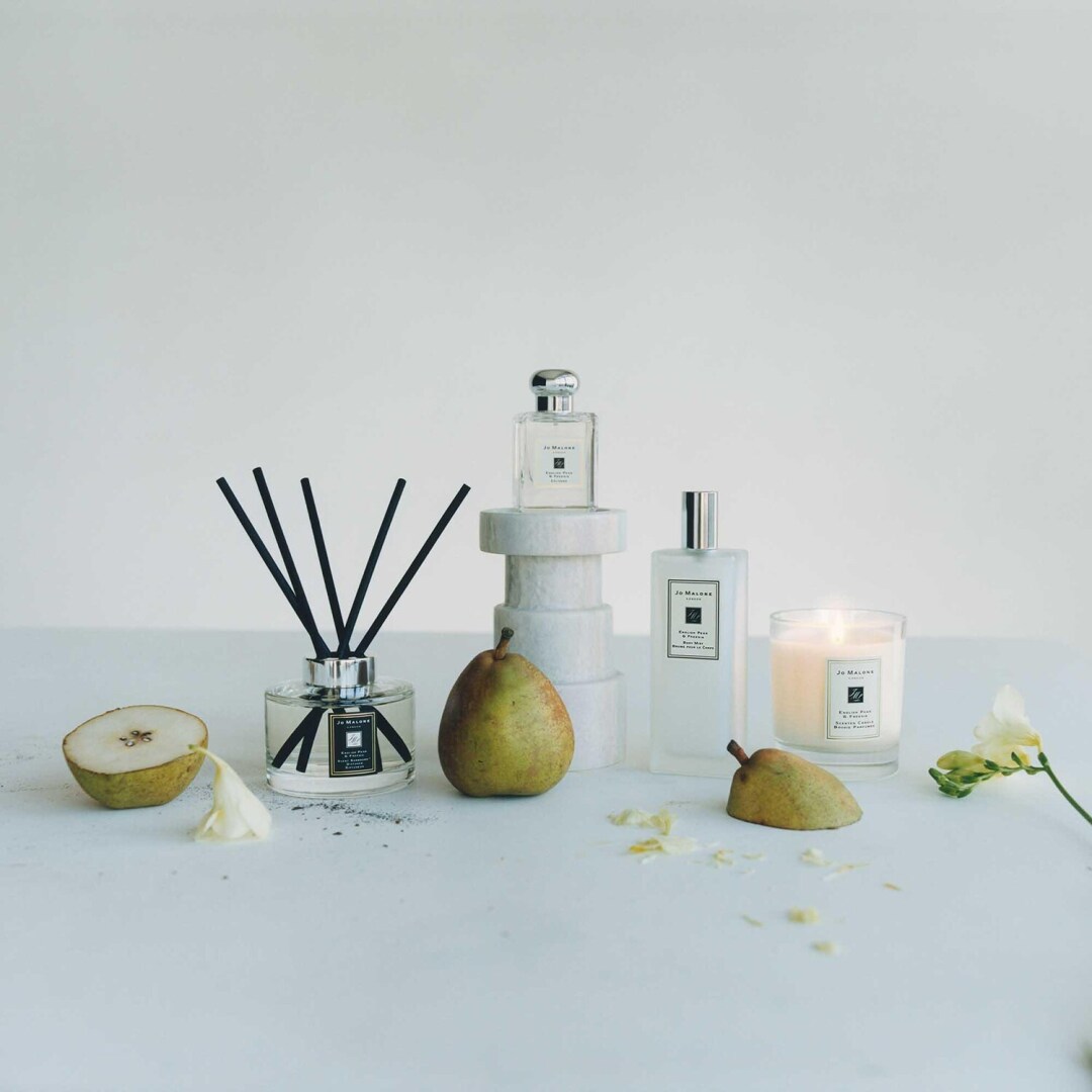 ENGLISH PEAR & FREESIA LUXURY CANDLE  2