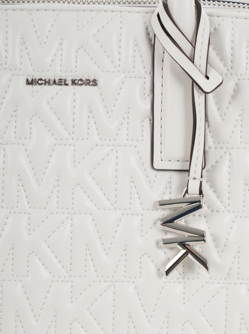 ΓΥΝΑΙΚΕΙΑ ΤΣΑΝΤΑ ΧΕΙΡΟΣ  3