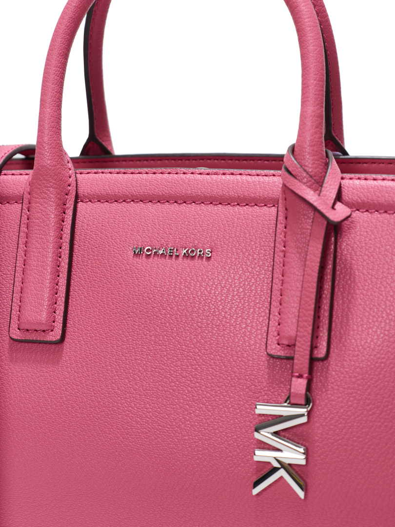 ΓΥΝΑΙΚΕΙΑ ΤΣΑΝΤΑ ΧΕΙΡΟΣ  3