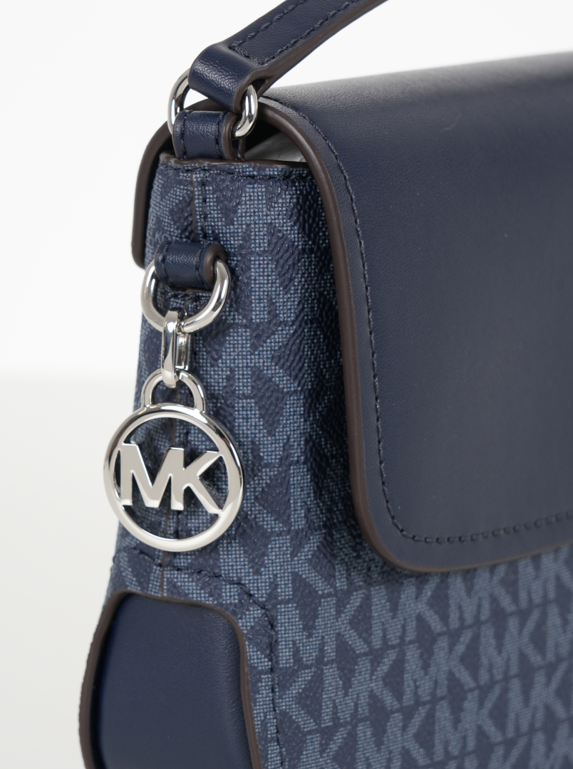 ΓΥΝΑΙΚΕΙΑ ΤΣΑΝΤΑ ΧΙΑΣΤΙ  3