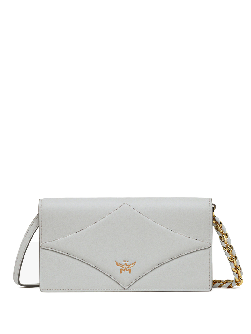 ΓΥΝΑΙΚΕΙΑ ΤΣΑΝΤΑ ΧΙΑΣΤΙ  1