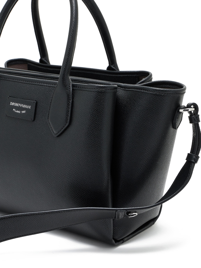 ΓΥΝΑΙΚΕΙΑ ΤΣΑΝΤΑ ΧΕΙΡΟΣ 3