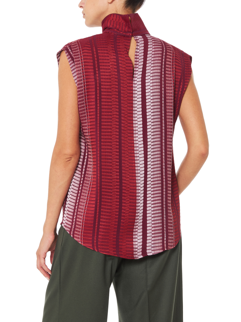 ΓΥΝΑΙΚΕΙΟ ΑΜΑΝΙΚΟ ΤΟΠ FRAGMENT 2