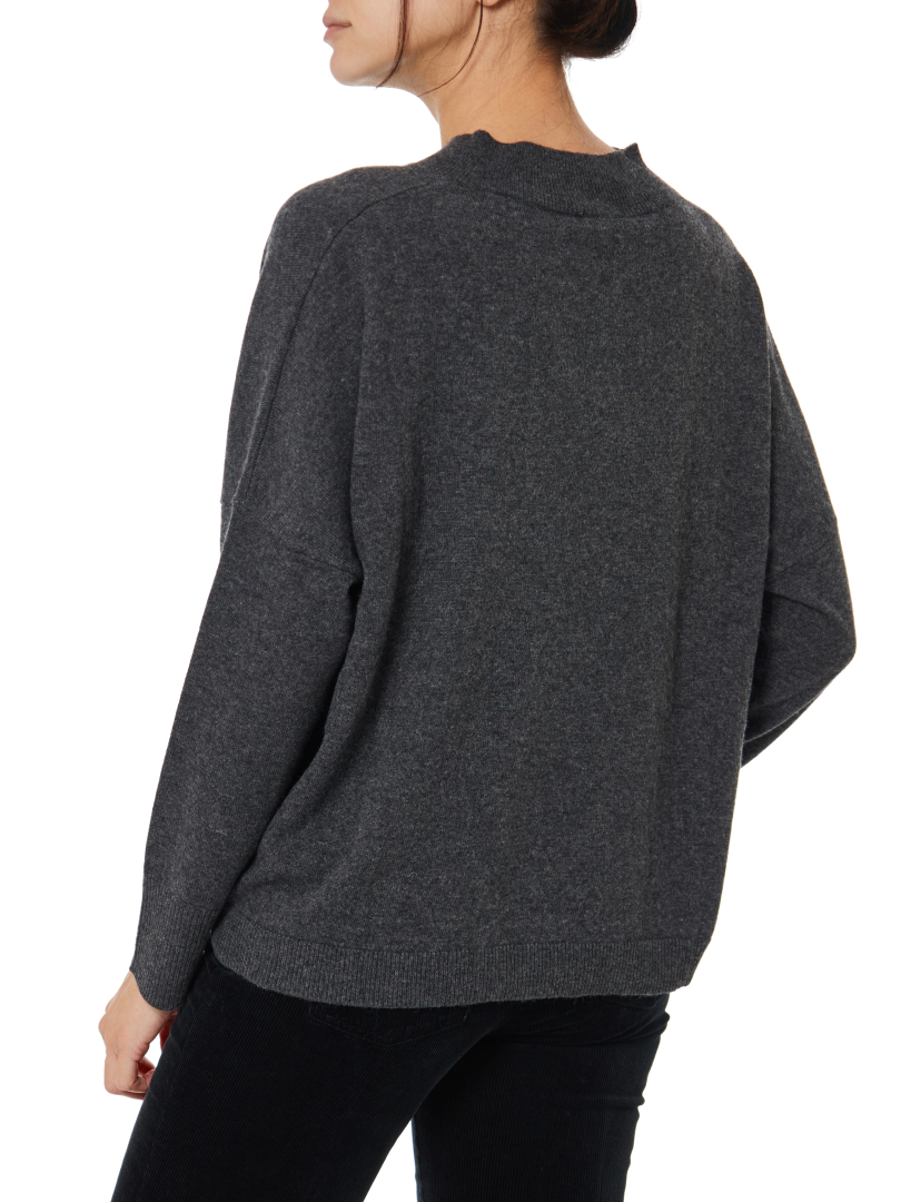 ΓΥΝΑΙΚΕΙΟ ΠΟΥΛΟΒΕΡ  2