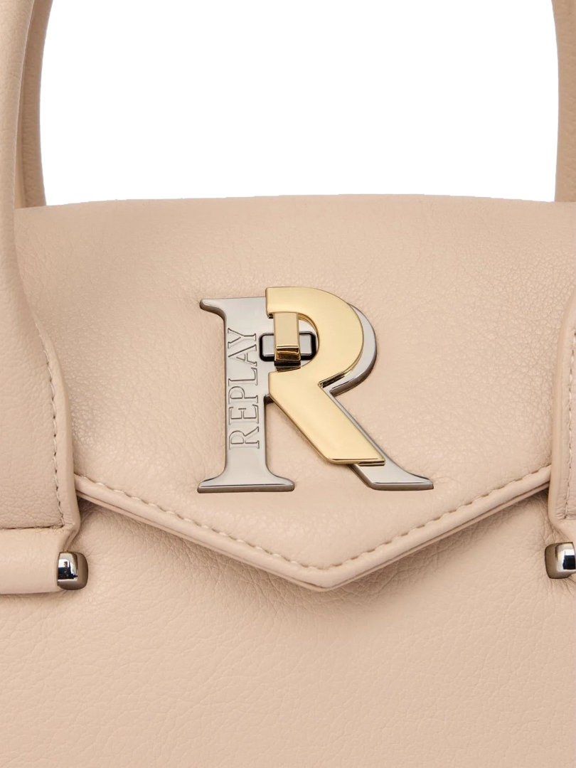 ΓΥΝΑΙΚΕΙΑ ΤΣΑΝΤΑ ΧΕΙΡΟΣ 3