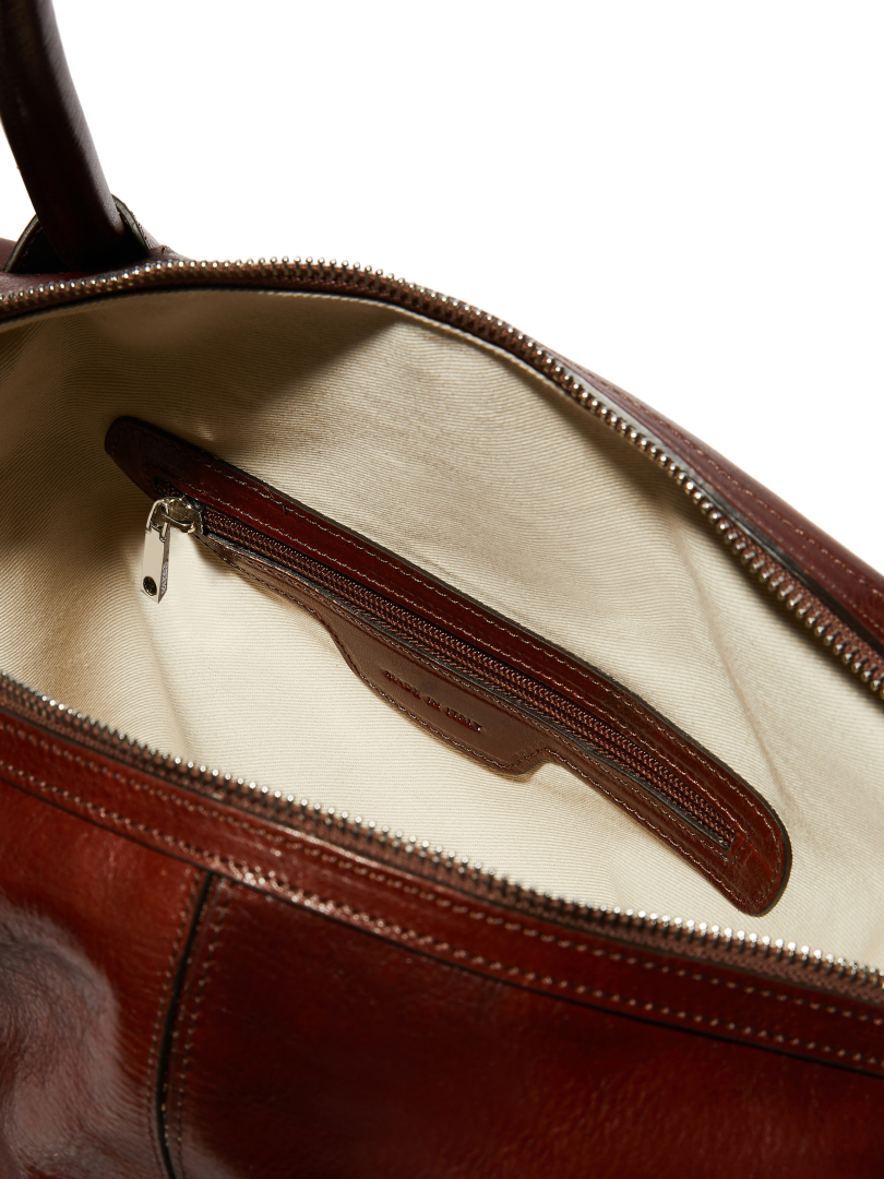 ΓΥΝΑΙΚΕΙΑ ΤΣΑΝΤΑ ΩΜΟΥ 2