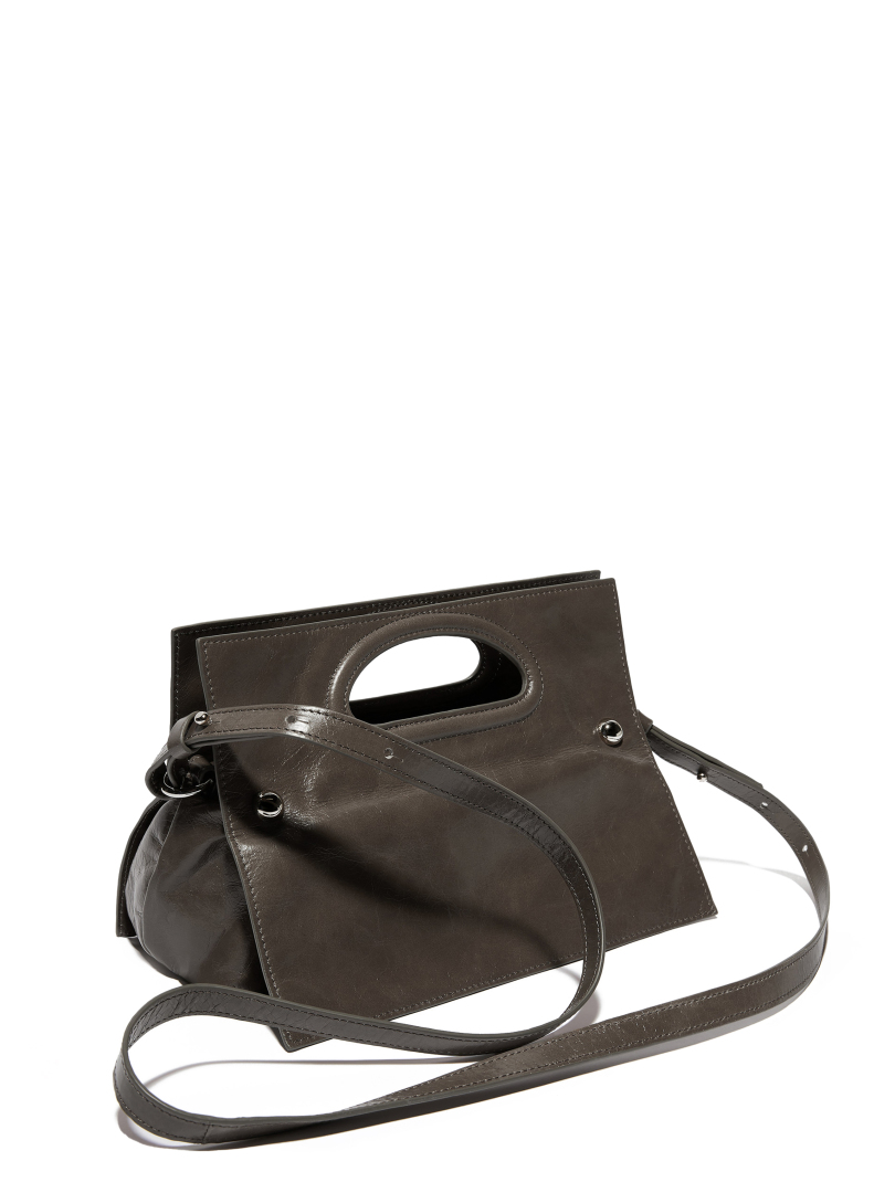 ΓΥΝΑΙΚΕΙΑ ΤΣΑΝΤΑ ΧΙΑΣΤΙ 1