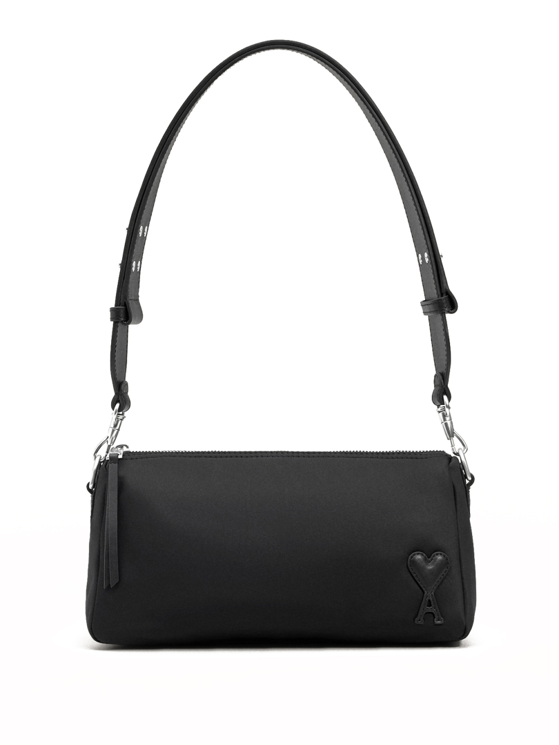 ΓΥΝΑΙΚΕΙΑ ΤΣΑΝΤΑ ΩΜΟΥ 1