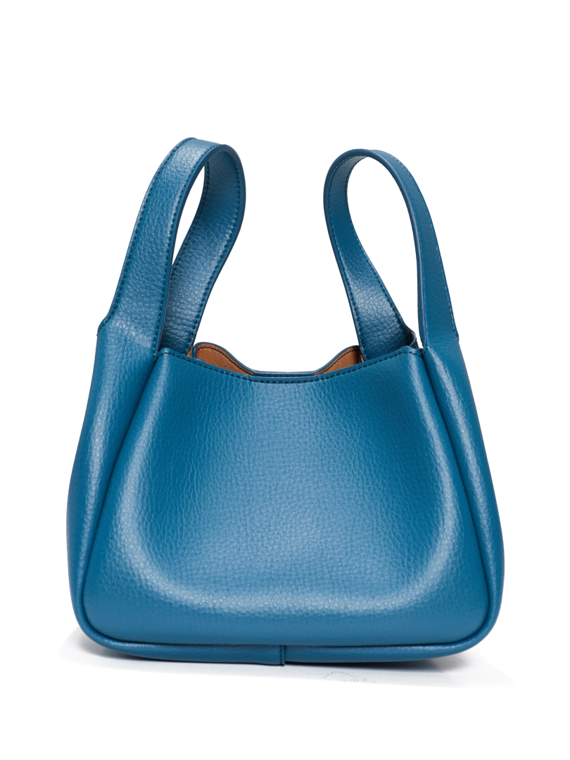 ΓΥΝΑΙΚΕΙΑ ΤΣΑΝΤΑ ΧΕΙΡΟΣ  1