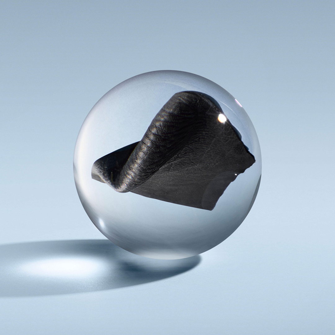 DARK LEATHER EAU DE TOILETTE 2