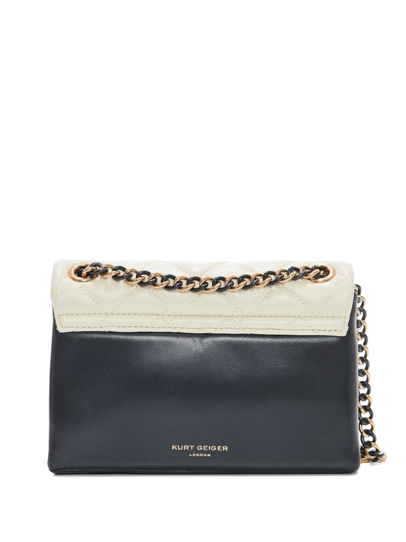 ΓΥΝΑΙΚΕΙΑ ΤΣΑΝΤΑ ΧΕΙΡΟΣ  1