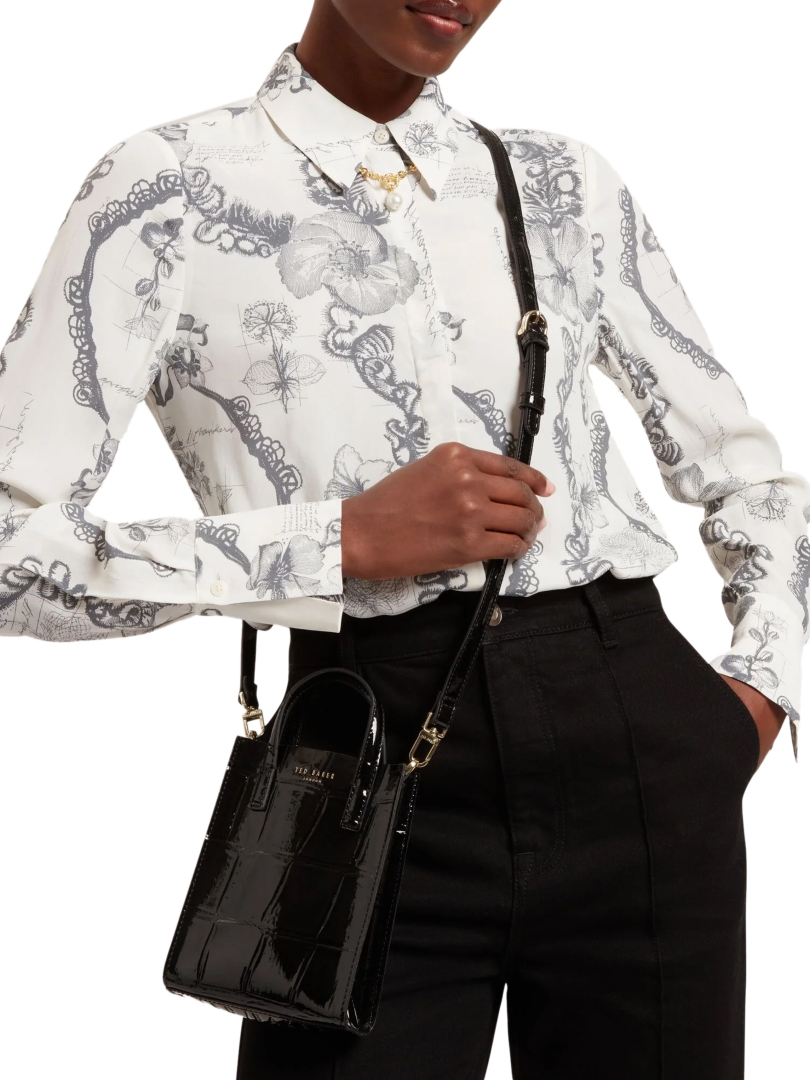 ΓΥΝΑΙΚΕΙΑ ΤΣΑΝΤΑ ΧΕΙΡΟΣ VIIENNA 3