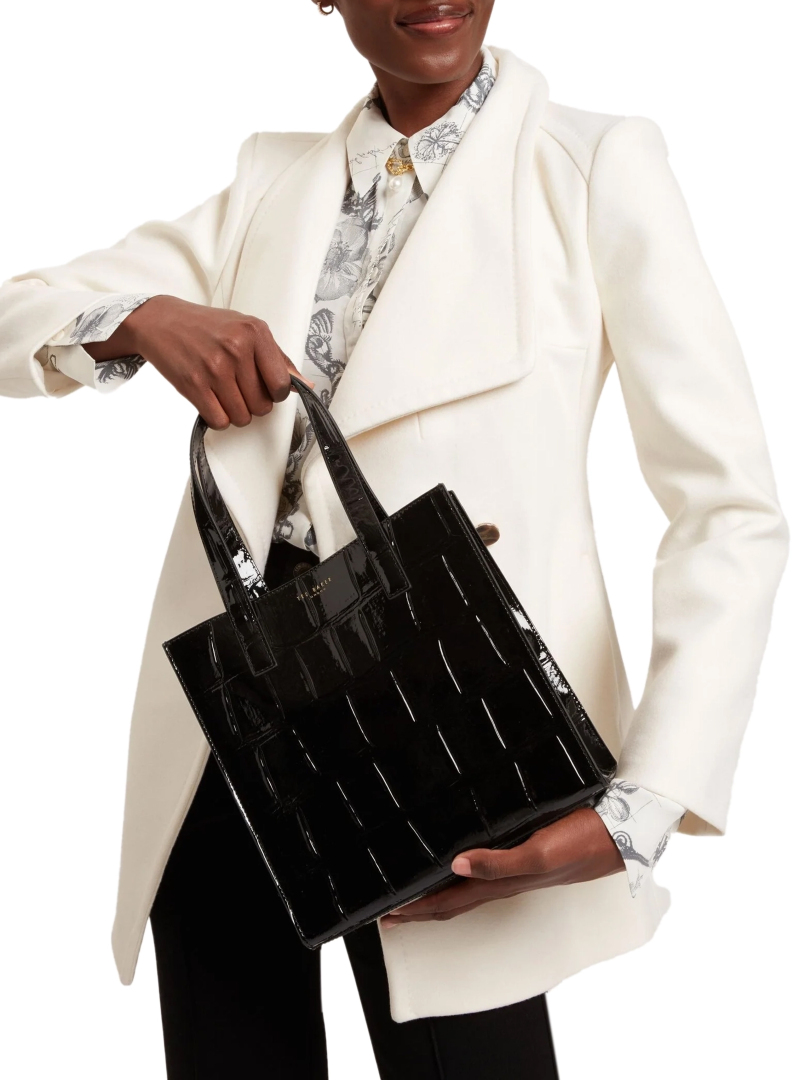 ΓΥΝΑΙΚΕΙΑ ΤΣΑΝΤΑ ΧΕΙΡΟΣ VIVANAA 3