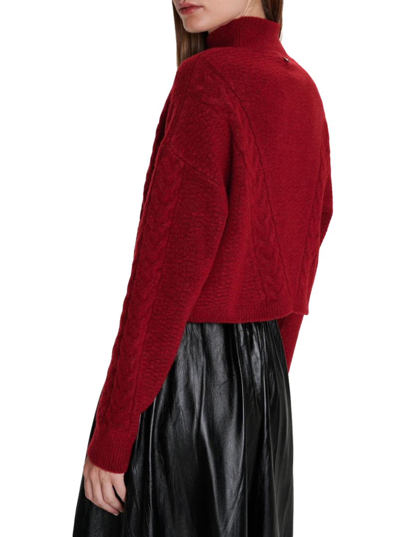 ΓΥΝΑΙΚΕΙΟ ΠΟΥΛΟΒΕΡ  2