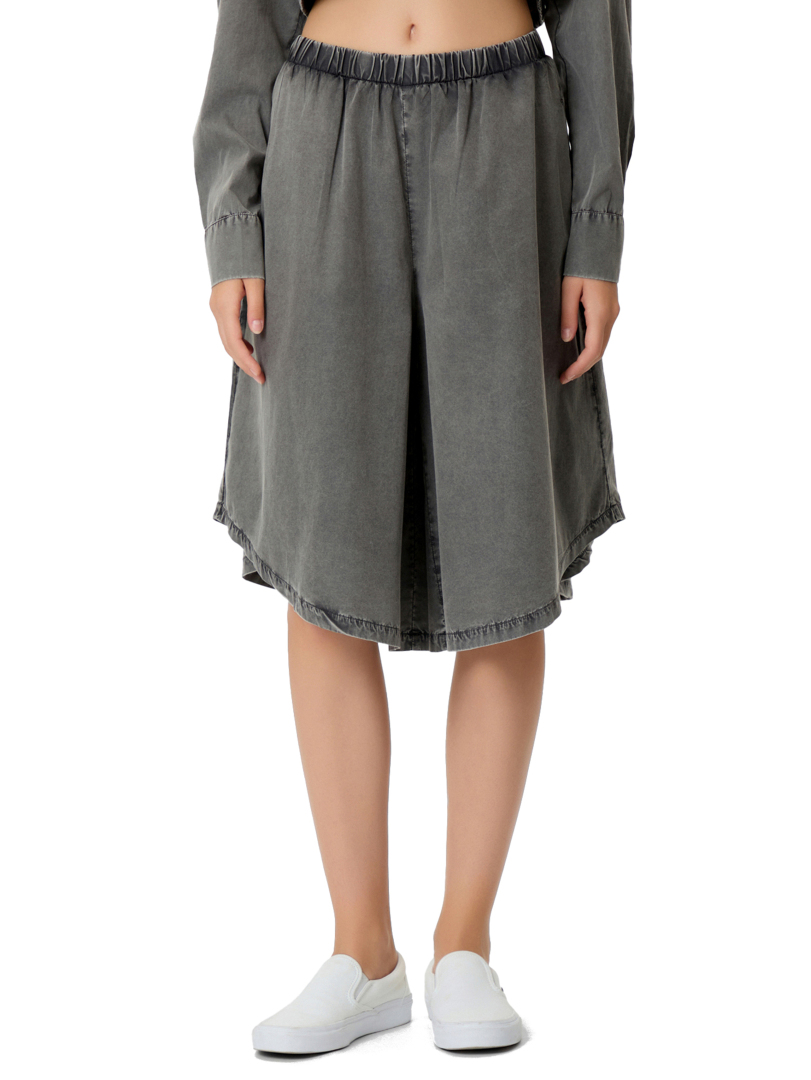 ΓΥΝΑΙΚΕΙΑ ΒΕΡΜΟΥΔΑ  1