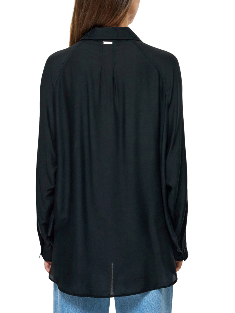 ΓΥΝΑΙΚΕΙΟ ΠΟΥΚΑΜΙΣΟ  2