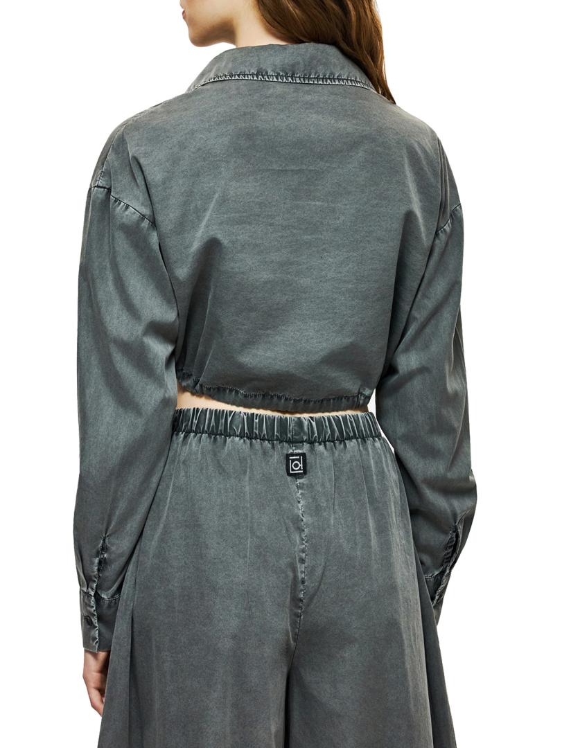 ΓΥΝΑΙΚΕΙΟ ΠΟΥΚΑΜΙΣΟ  2