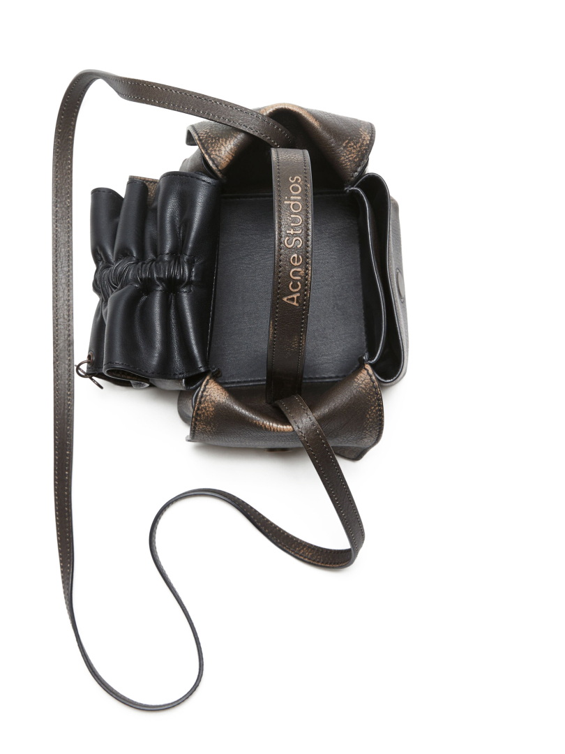  ΓΥΝΑΙΚΕΙΑ ΔΕΡΜΑΤΙΝΗ ΤΣΑΝΤΑ ΧΕΙΡΟΣ 2