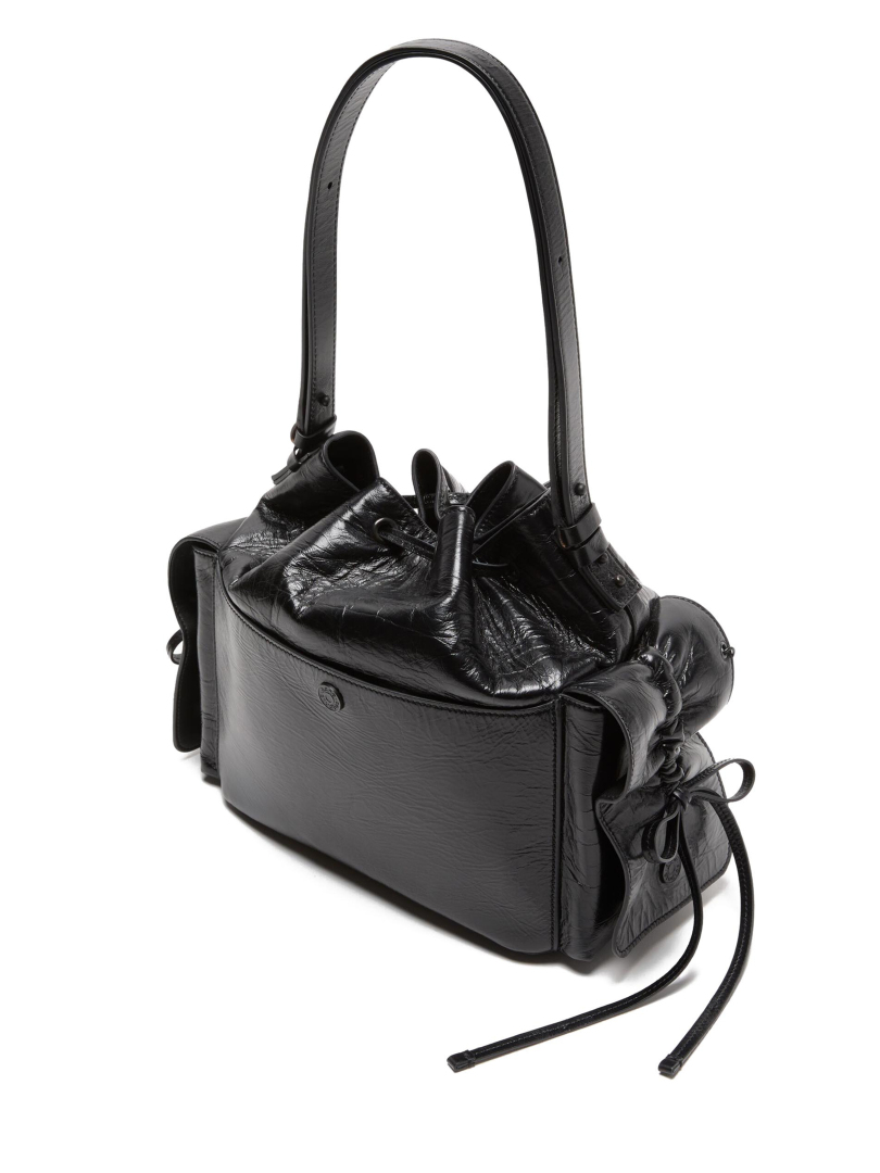 ΓΥΝΑΙΚΕΙΑ ΤΣΑΝΤΑ ΩΜΟΥ  1