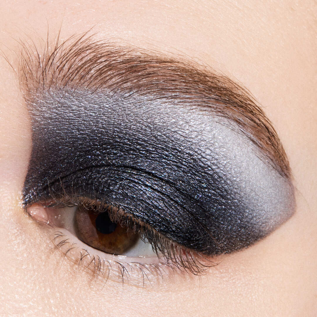 METALLIC SINGLE EYE SHADOW COMPACT  2