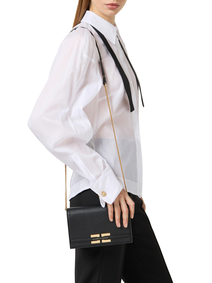 ΓΥΝΑΙΚΕΙΑ ΧΙΑΣΤΙ ΤΣΑΝΤΑ 3