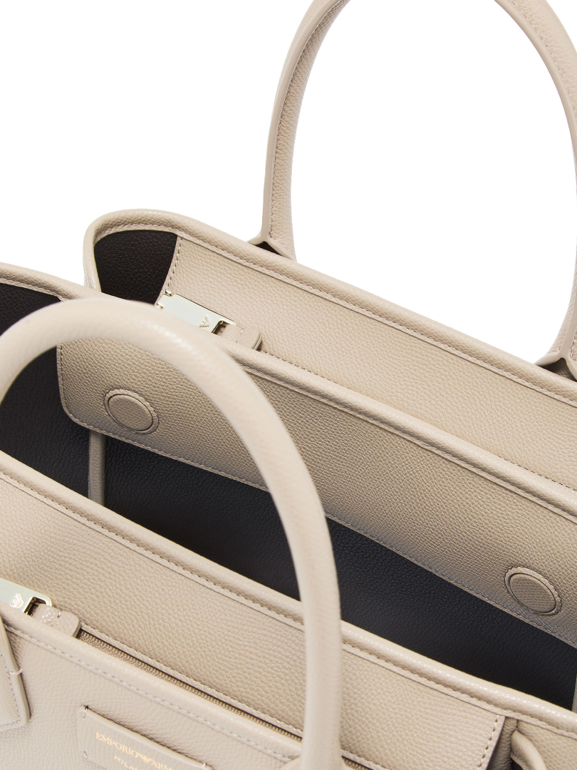 ΓΥΝΑΙΚΕΙΑ ΤΣΑΝΤΑ ΧΕΙΡΟΣ 4