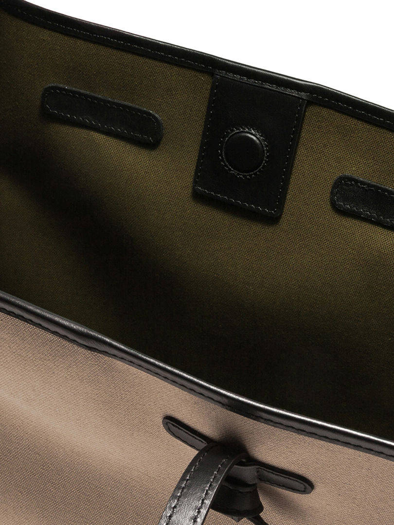 ΓΥΝΑΙΚΕΙΑ ΤΣΑΝΤΑ ΩΜΟΥ 2