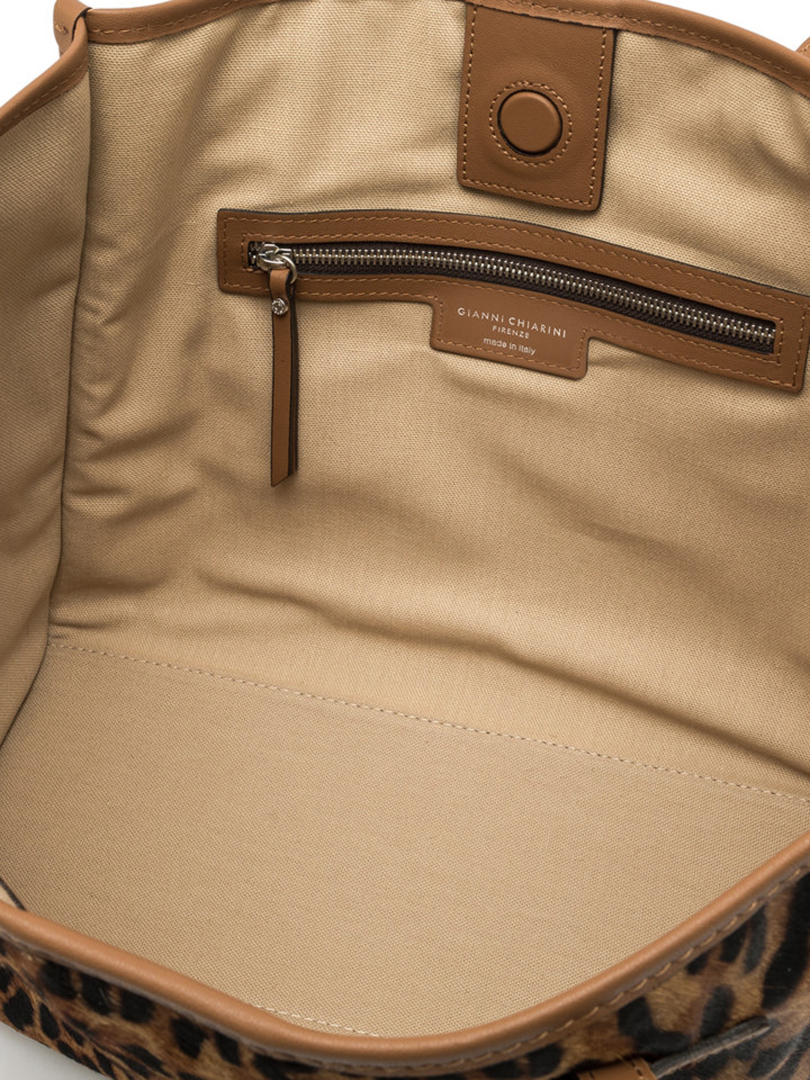 ΓΥΝΑΙΚΕΙΑ ΤΣΑΝΤΑ ΩΜΟΥ 1