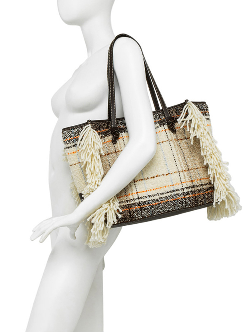 ΓΥΝΑΙΚΕΙΑ ΤΣΑΝΤΑ ΩΜΟΥ 2